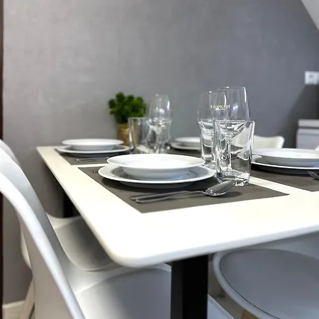 Nela * Pavčina Lehota